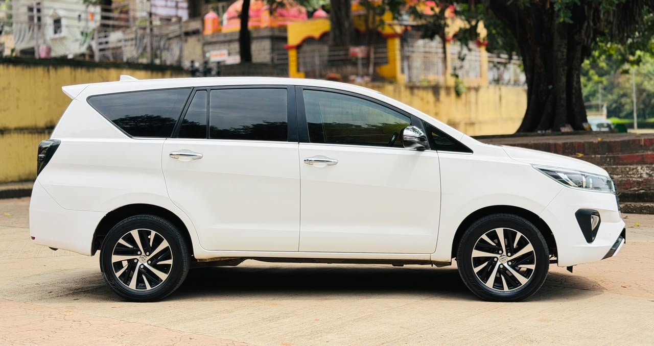 Innova Crysta 2.4 Z